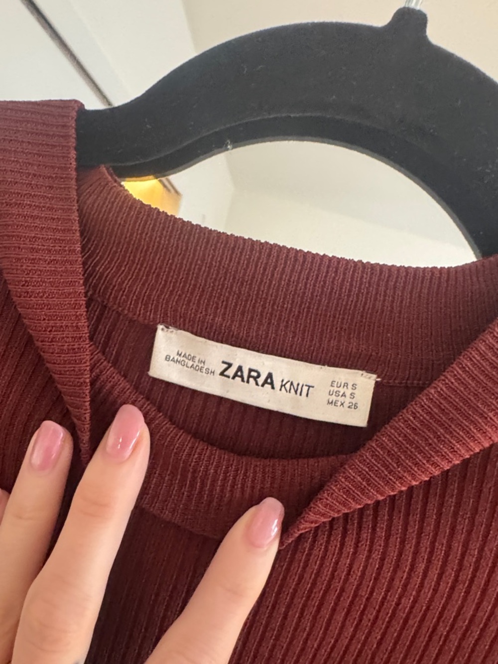 Zara Ribbed Puff-Sleeve Top in Burgundy - Picture 3 of 4